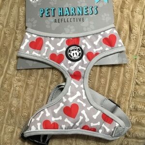 Brooklyn Pet Gear Reflective Dog Harness with Red Hearts and Bones, size L, NWT